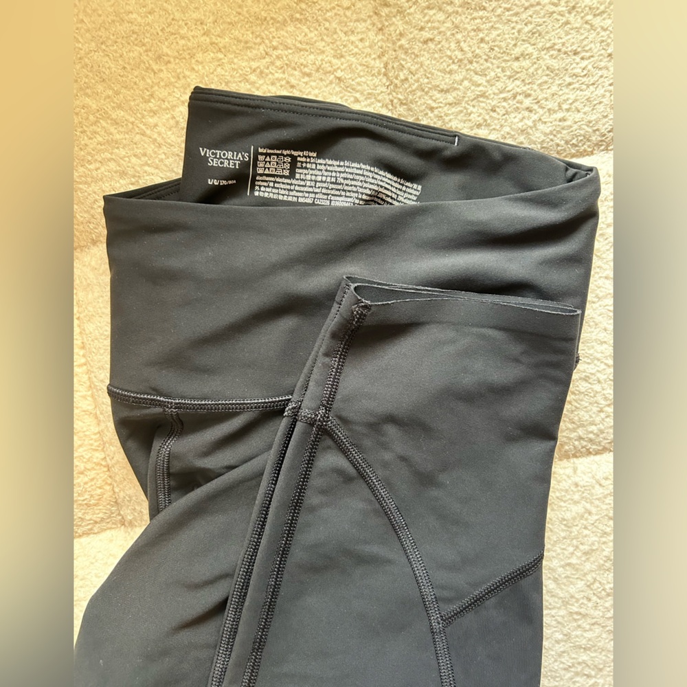 Black Victorias Secret 7/8 pocket leggings with pockets